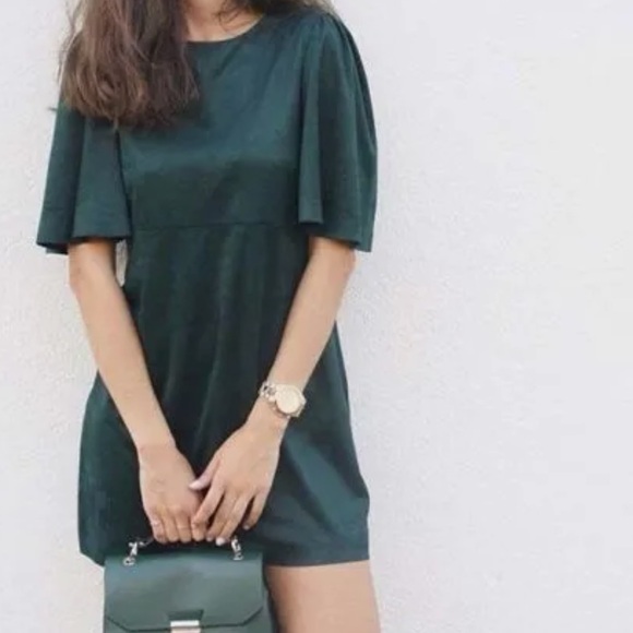 Zara faux suede dress in emerald green, women’s small. Mini dress, cape sleeves - Picture 6 of 9